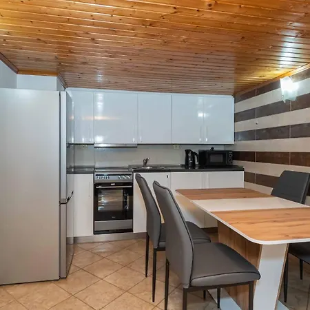 아파트 Paradise Sarafovo *