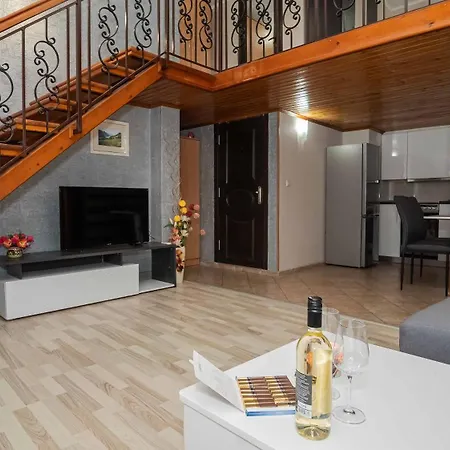 아파트 Paradise Sarafovo